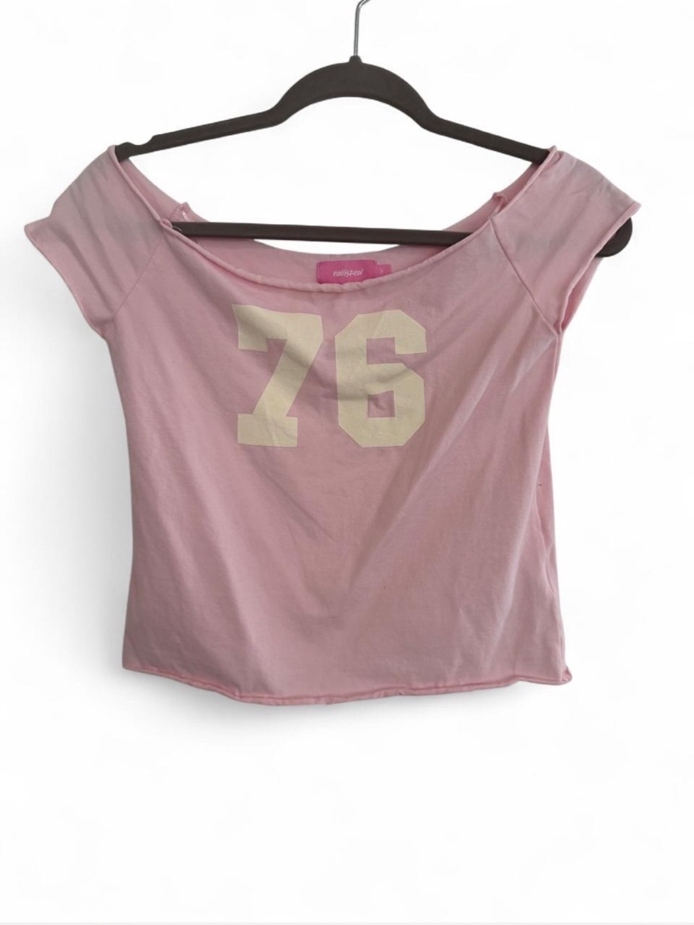 EDIKTED PINK 76 OFF THE SHOULDER SHORT SLEEVE CROP TOP SIZE MEDIUM - Picture 2 of 4